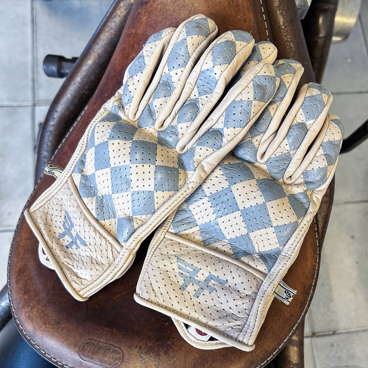 Holyfreedom Bullitt Cloud Women Gloves - Cream/Grey