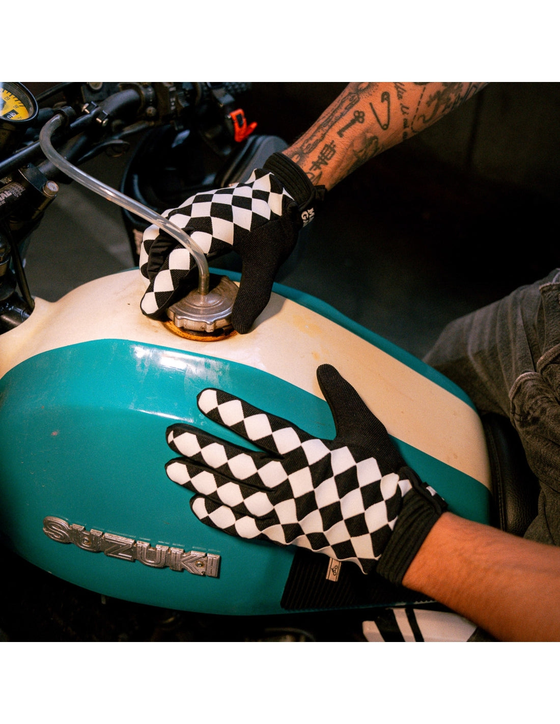 Holyfreedom Bullit Cross Gloves - Black/White