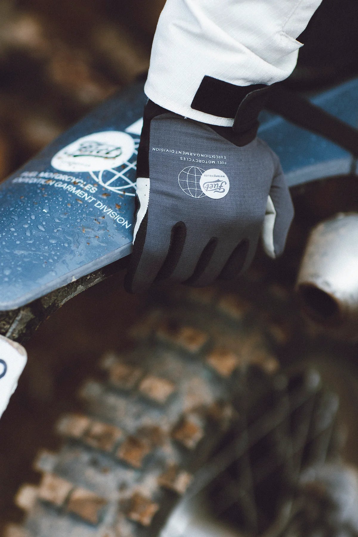 Fuel Endurage Gloves - Dark Grey