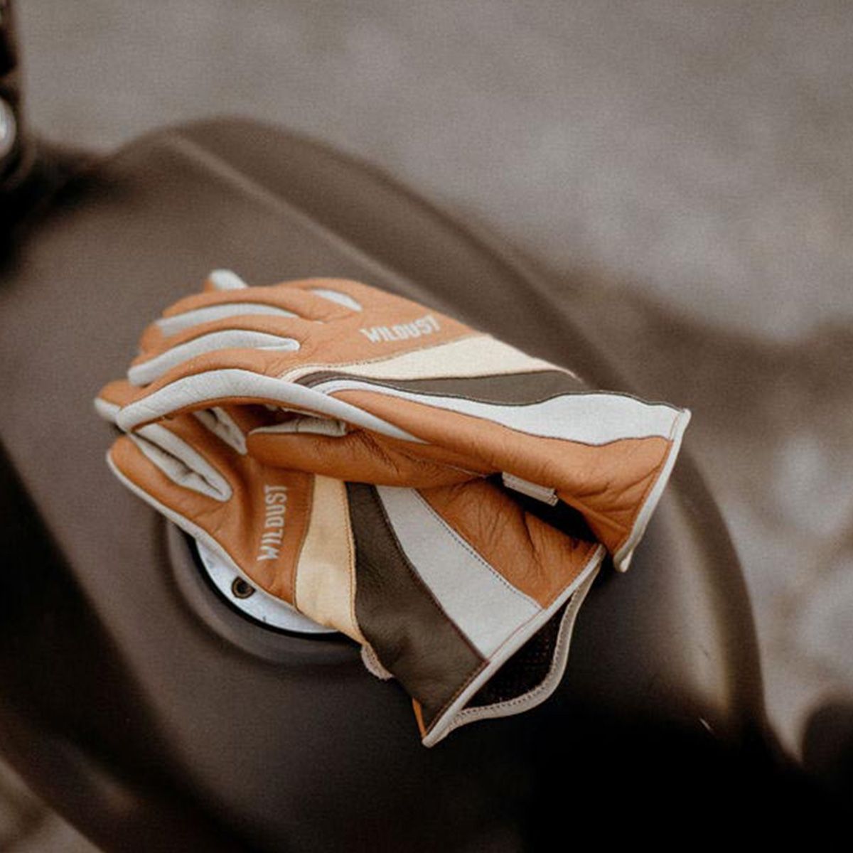 Wildust Sisters 70s Gloves - Camel