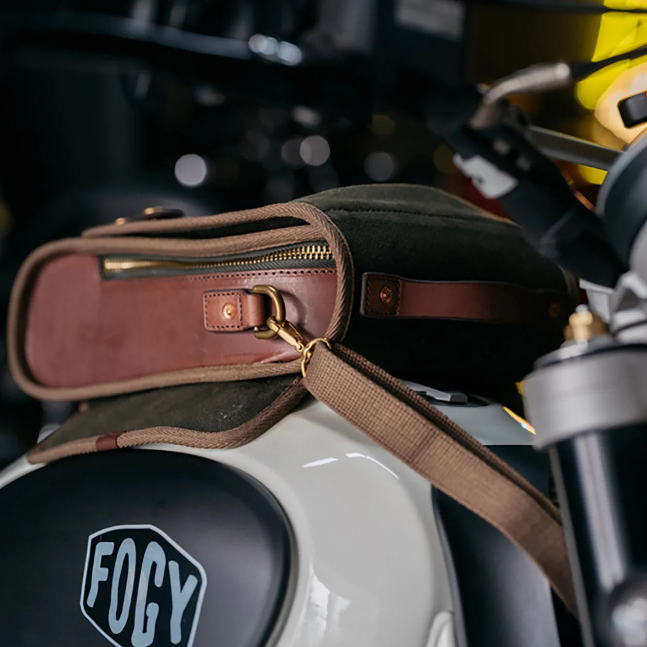 Fogy Garage Compass Magnetic Tank Bag - Green