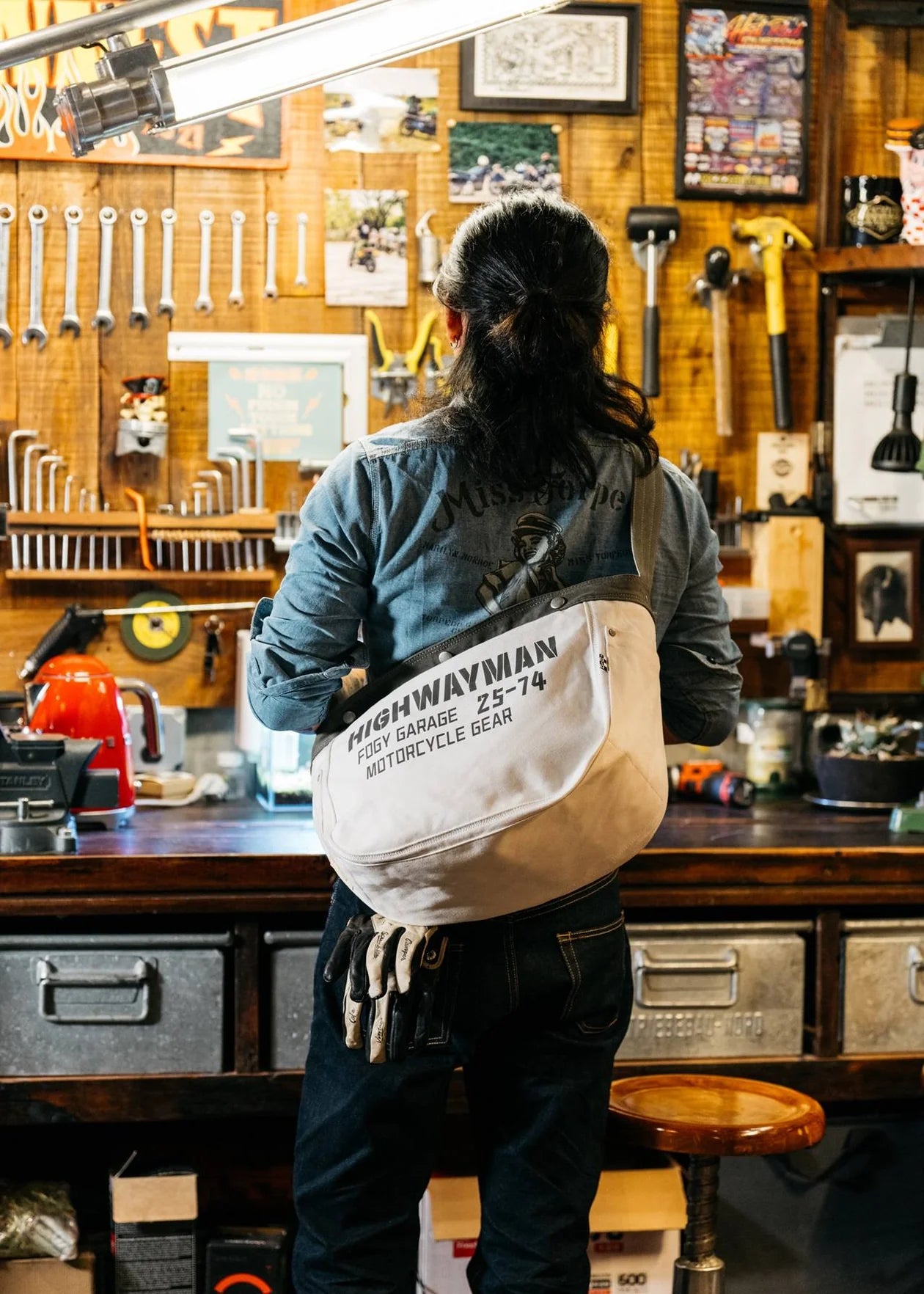 Fogy Garage Newsboy Crossbody Bag - White