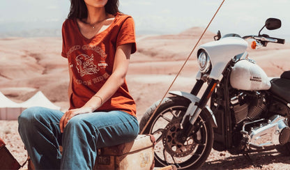 Wildust Sisters V-Neck T-Shirt - Speed Goddess