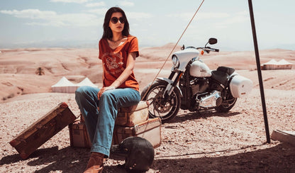Wildust Sisters V-Neck T-Shirt - Speed Goddess
